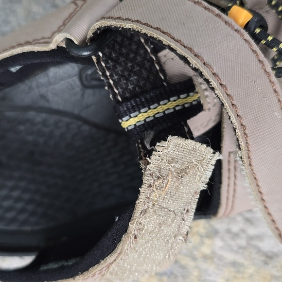 Keen Newport H2 Sandals - YOUTH Size 4 - Picture 14 of 15